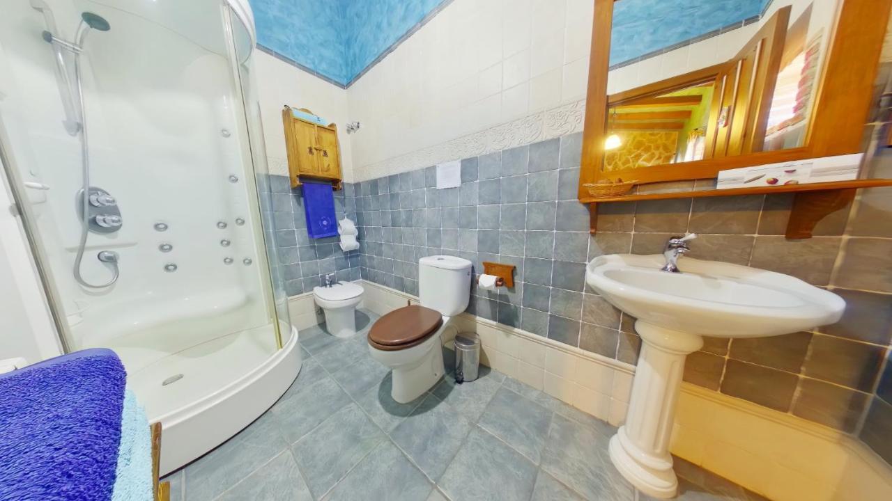 Villa Ruralrut-el Tiemblo Wifi, De Hidromasaje, Aire Acondicionado Y A Pocos Metros De Zonas De Bano Naturales El Tiemblo