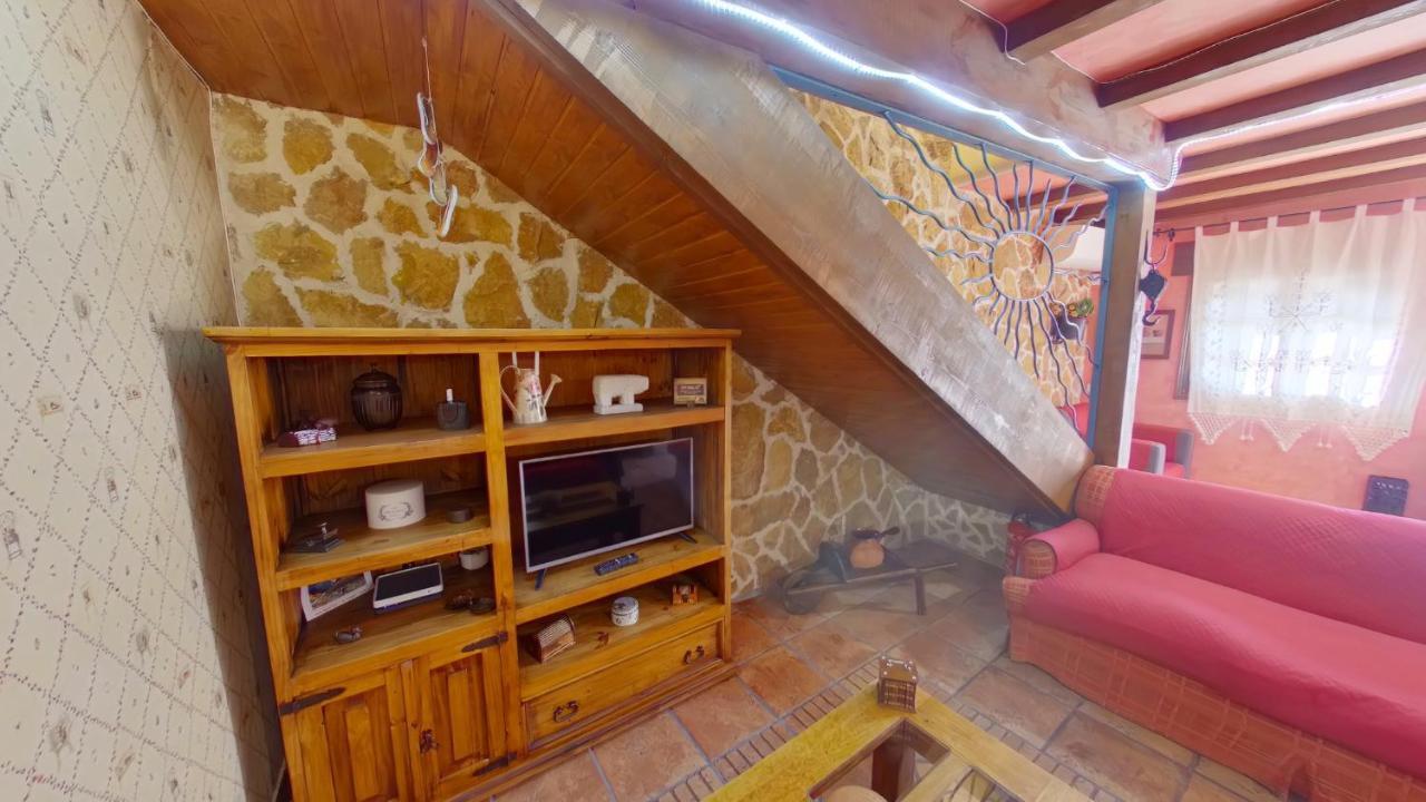 Villa Ruralrut-el Tiemblo Wifi, De Hidromasaje, Aire Acondicionado Y A Pocos Metros De Zonas De Bano Naturales El Tiemblo