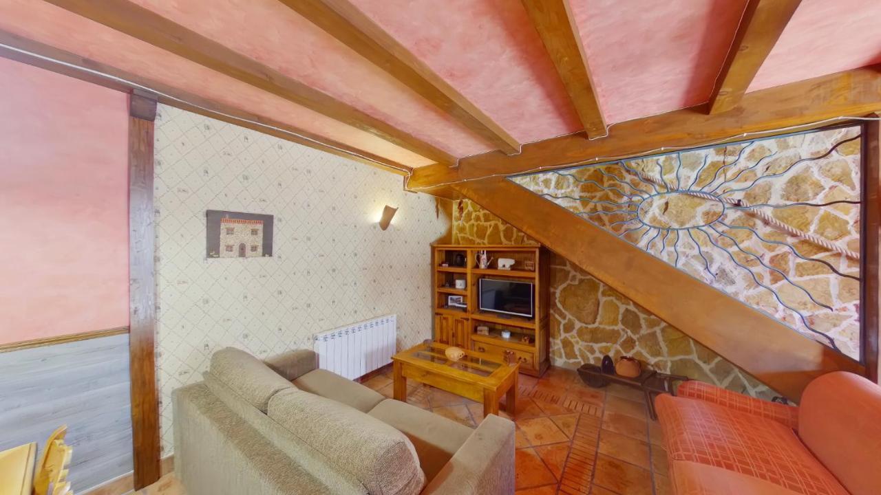 Ruralrut En El Tiemblo Precios Especiales A Partir De 7 Noches, Wifi, Cabina De Hidromasaje, Aire Acondicionado, Zonas De Bano Naturales Cercanas Willa El Tiemblo