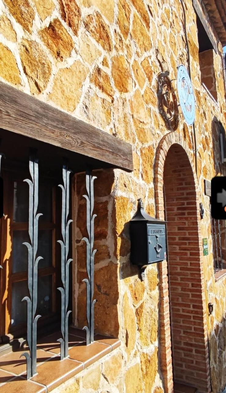 Ruralrut En El Tiemblo Precios Especiales A Partir De 7 Noches, Wifi, Cabina De Hidromasaje, Aire Acondicionado, Zonas De Bano Naturales Cercanas El Tiemblo